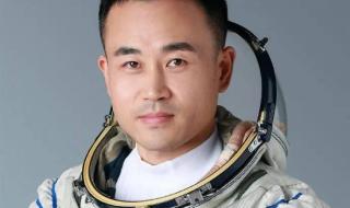 神十七航天员乘组公布 神十七航天员乘组公布